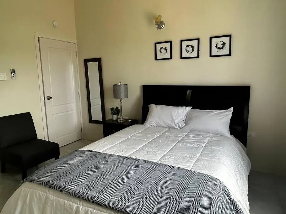 Chic Home Near Puerto Seco In Discovery Bay Holiday home